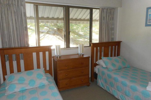 Placid Waters Holiday Apartments - Local Tourism 6