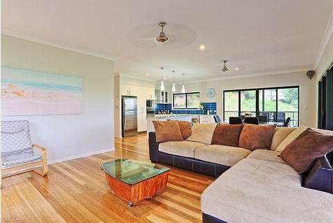 Laguna Views - Accommodation Australia 3