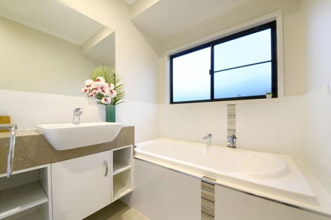 Laguna Views - Accommodation Australia 5