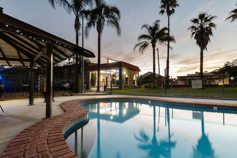 Centre Point Mid City Motor Inn - Accommodation Australia 3