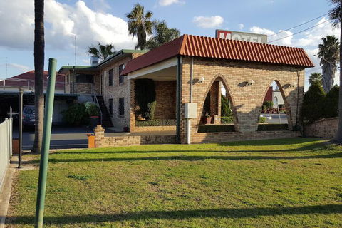 Centre Point Mid City Motor Inn - Accommodation Australia 2