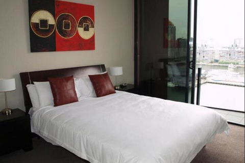 Docklands Prestige Apartments - Accommodation Australia 5