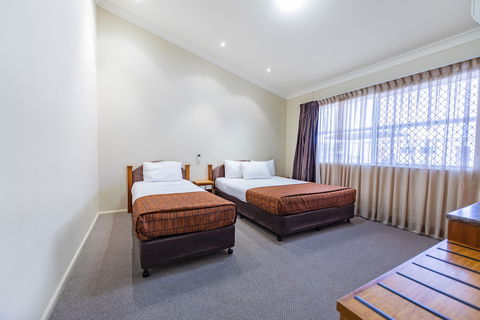 Roma Explorers Inn - Accommodation Australia 6
