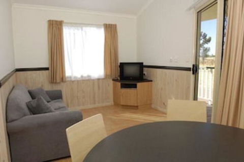 Longreach Tourist Park Caravan Park - Accommodation Australia 4