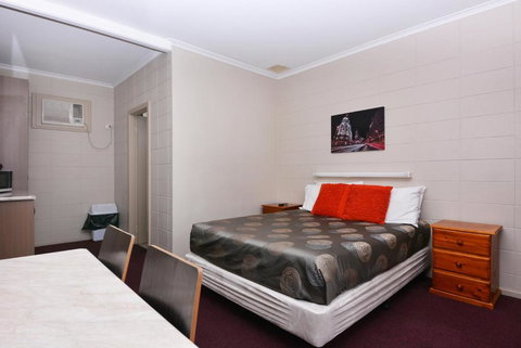 Motel Poinsettia - Accommodation Australia 5