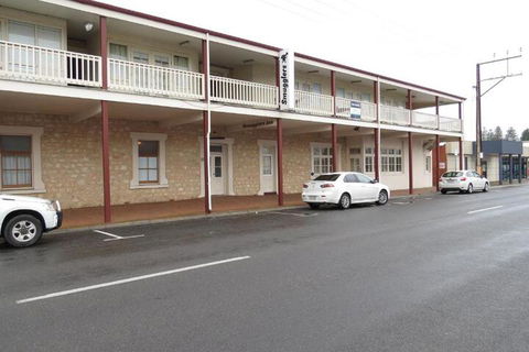 Smugglers Inn Studio Apartments - Australia Shopping 2