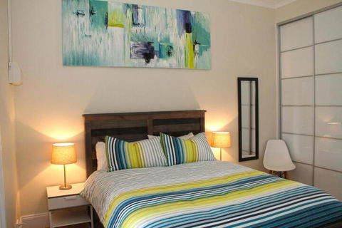 Smugglers Inn Studio Apartments - Australia Shopping 5