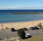 Toowoon Beach View 3br Villa 4 just steps to beach with views - Local Tourism