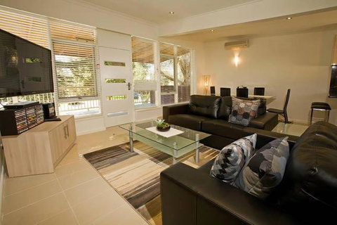 Beach House Apartments - Local Tourism 3