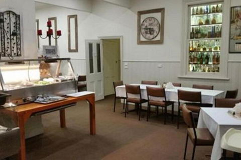 Snake Valley Hotel - Australia Shopping 3