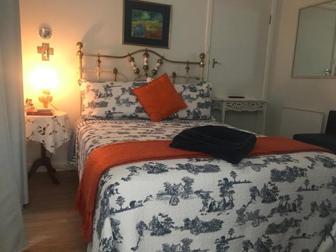 Yellow Gum Bed & Breakfast - Australia Shopping 5