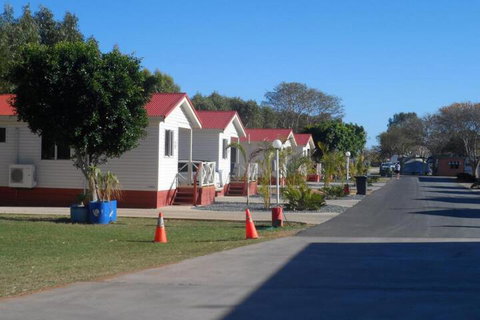 Outback Oasis Caravan Park - Accommodation Australia 2
