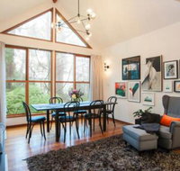 Artist on Everest - Accommodation Australia