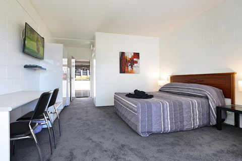Aaron Motel - Local Tourism 3