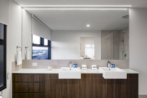 First Light Mooloolaba - Local Tourism 2