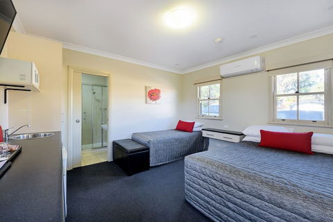 Prince Of Wales Motel - Local Tourism 5