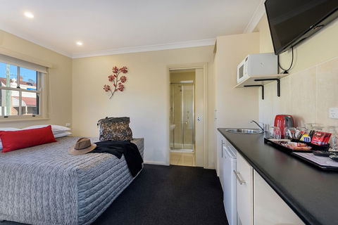 Prince Of Wales Motel - Local Tourism 3