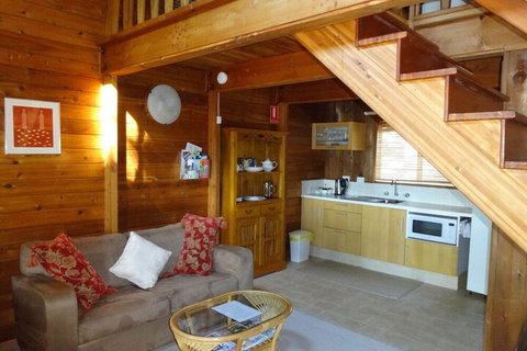 Jarrah Glen Cabins - Bed n Breakfasts 6