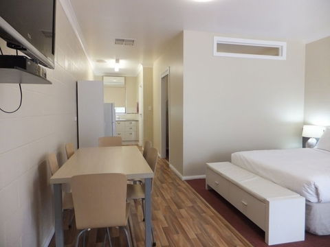 Nagambie Caravan Park & Motel - Bed n Breakfasts 0
