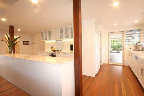 A PERFECT STAY - Cavvanbah Seaside Cottage - Local Tourism 7