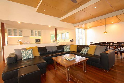 A PERFECT STAY - Cavvanbah Seaside Cottage - Local Tourism 1