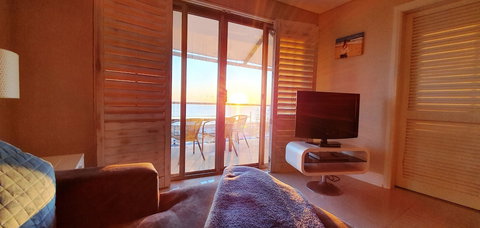 The White Pearl Penthouse - Accommodation Australia 6