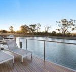 Gippsland Lakehouse a Canal frontage - Accommodation Australia