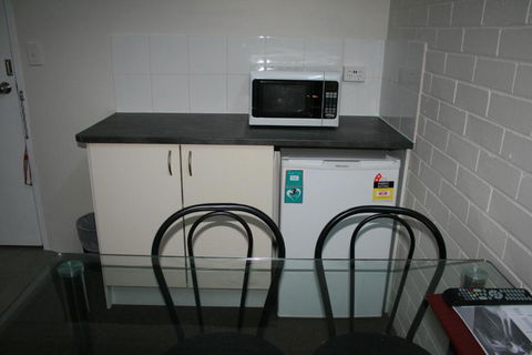 The Plains Motor Inn - Accommodation Australia 2