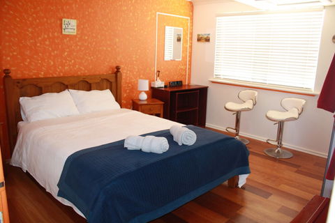 Shark Bay B & B - Bed n Breakfasts 4