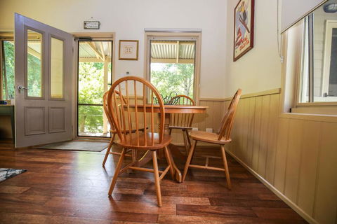 Alpine Arnica Cottage 2 - Accommodation Australia 3