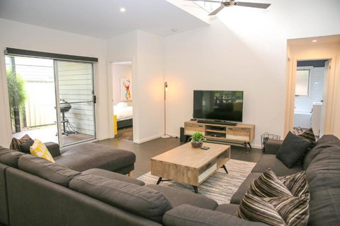 Decked Out At Bright - Australia Shopping 6