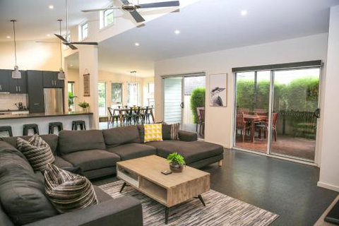 Decked Out At Bright - Australia Shopping 2