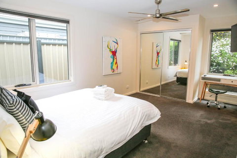 Decked Out At Bright - Australia Shopping 4