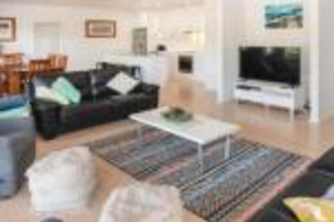 Wirraway Luxury Chalet - Accommodation Australia 0