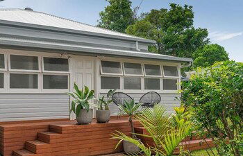 Lena's Beach House - Local Tourism 0