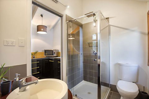 Airlie Beach Eco Cabins - Accommodation Australia 2