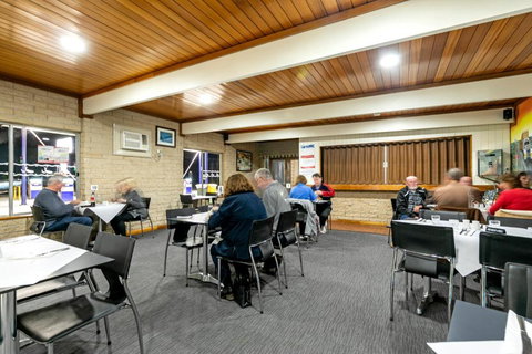 Nullarbor Roadhouse - Australia Shopping 3