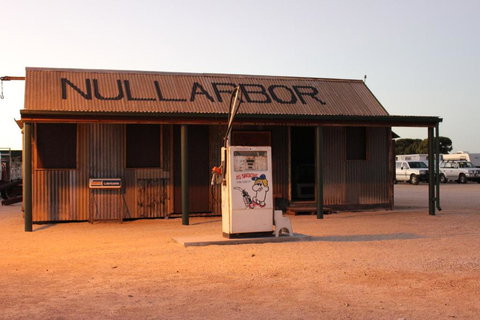 Nullarbor Roadhouse - Australia Shopping 1