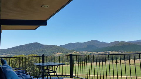 The Red Stag - Local Tourism 0