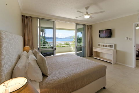 Beach Front Lagoon Lodge Apartments - Accommodation Australia 3