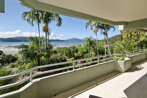 Beach Front Lagoon Lodge Apartments - Accommodation Australia 1
