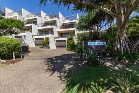 Comfortable & Stylish With Rooftop Spa - Accommodation Australia 0