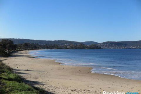 Beachside Rest - Accommodation Australia 3