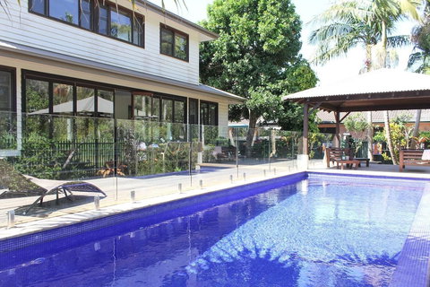 Away On Shirley Lane - Australia Shopping 4