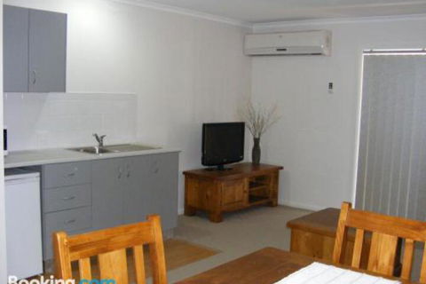 Fairways Bed & Breakfast At Jerilderie - Accommodation Australia 6