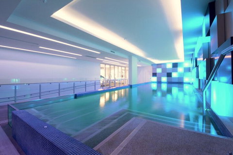 Darwin City Chic Apartment At The KUBE - Local Tourism 3