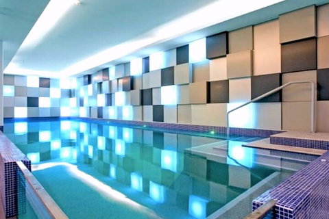 Darwin City Chic Apartment At The KUBE - Local Tourism 4