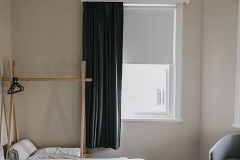 General Roberts Hotel - Accommodation Australia 6