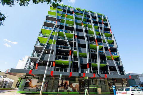 Magnum Serviced Apartments - Accommodation Australia 1