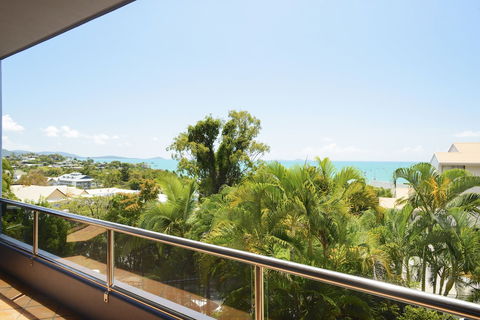 Airlie Harbour 3 Bedroom Apartment - Accommodation Australia 1
